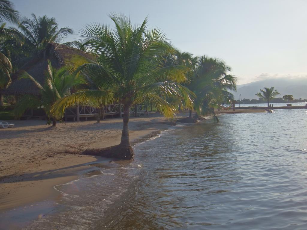 Amatique Bay Hotel بويرتو باريوس المظهر الخارجي الصورة